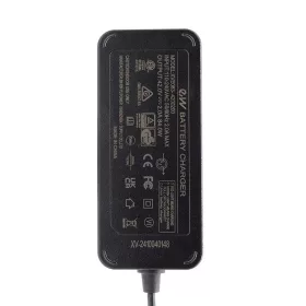 36V-os töltő( kimenet 42V) 2A GX16